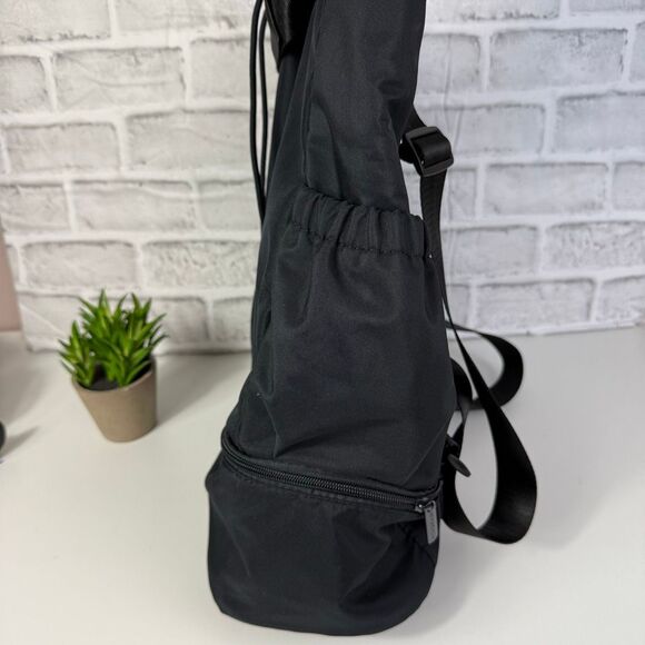 Beyond Yoga Convertible Gym Backpack Bag Black - Picture 5 of 10